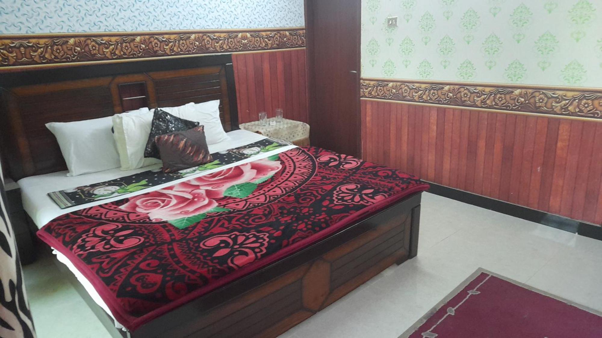 New City Lodges Guesthouse Islamabad Exterior photo