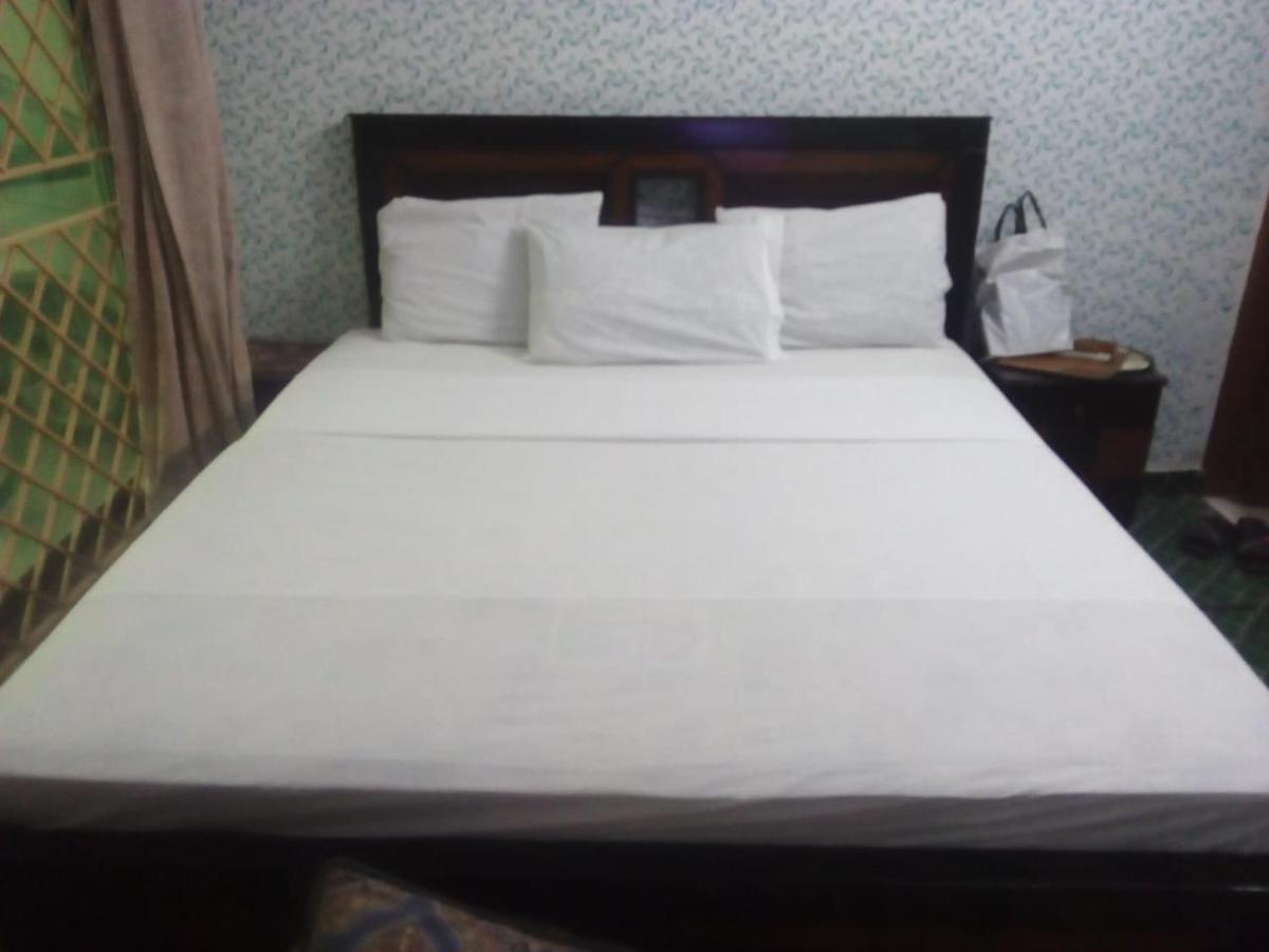 New City Lodges Guesthouse Islamabad Exterior photo